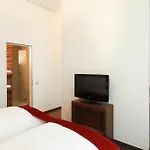 H4 Hotel 4*