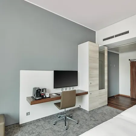 Otel H4