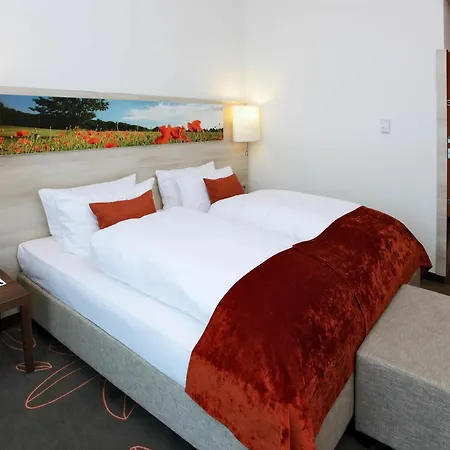 H4 Hotel 4*