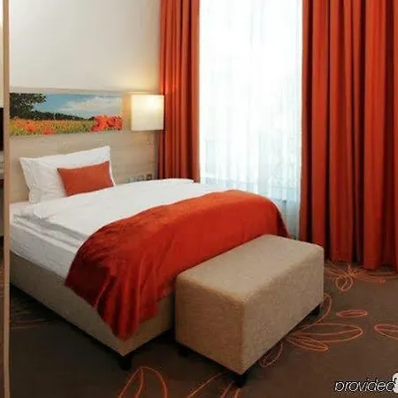 H4 Hotel 4*