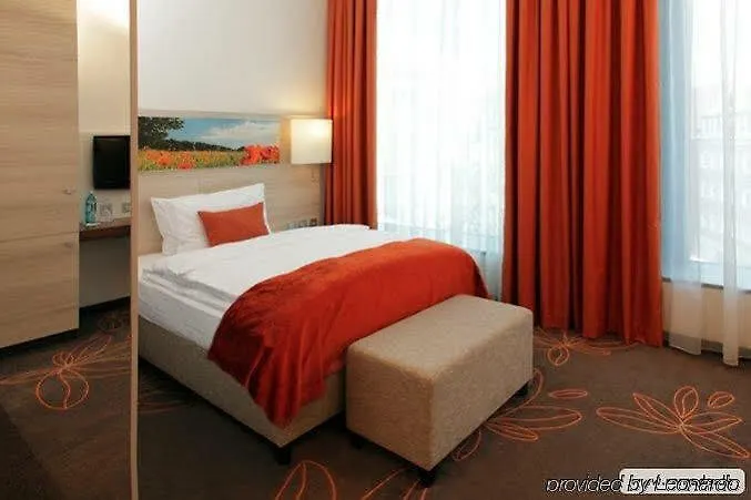 H4 Hotel 4*