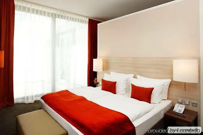 H4 Hotel 4*